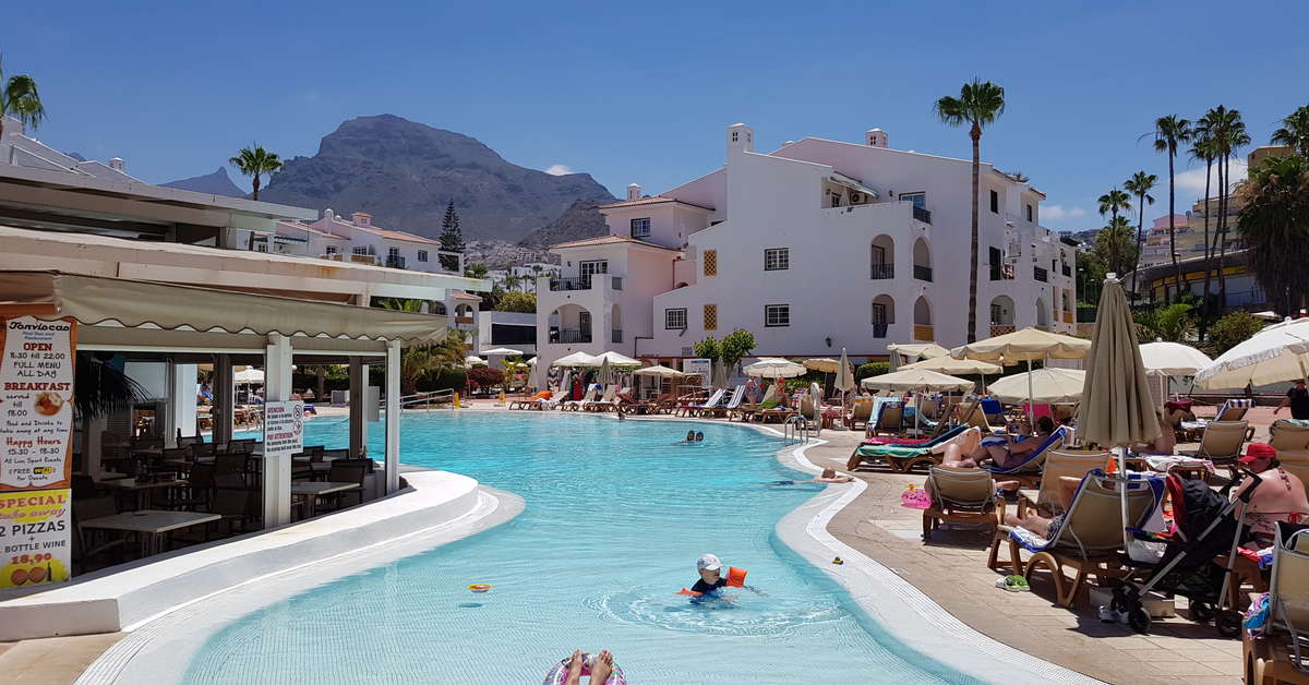 Ein Foto vom Pool im Pueblo Torviscas Apartments