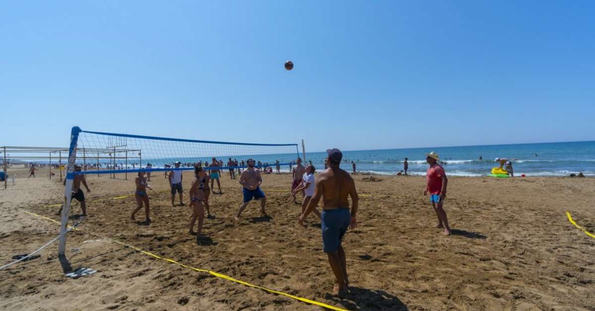 Een foto van het strand bij Orfeus Queen