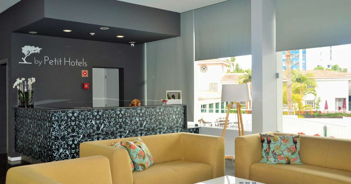 Een foto van het interieur van Madeira Bright Star Hotel