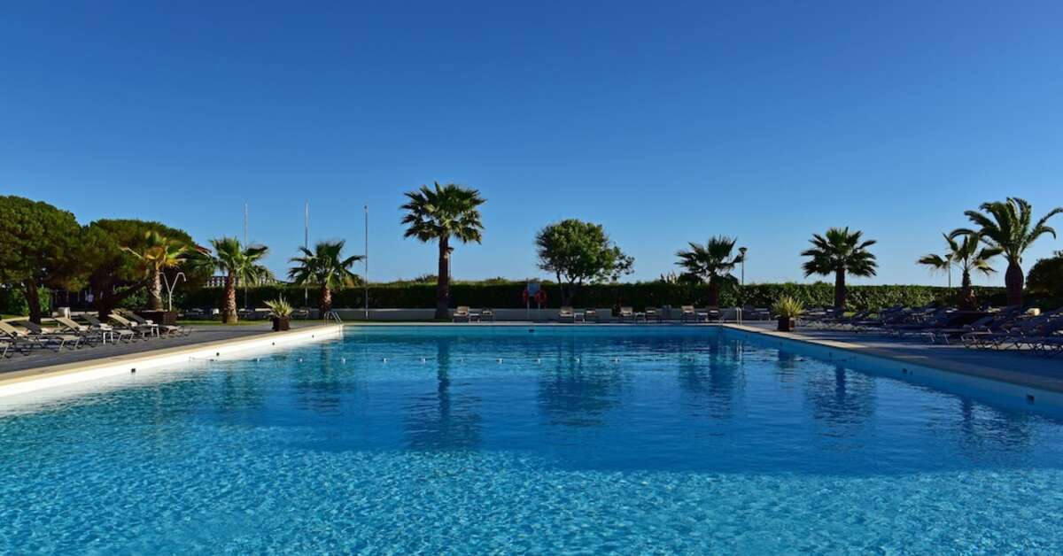 Ein Foto vom Pool im Pestana Dom Joao II