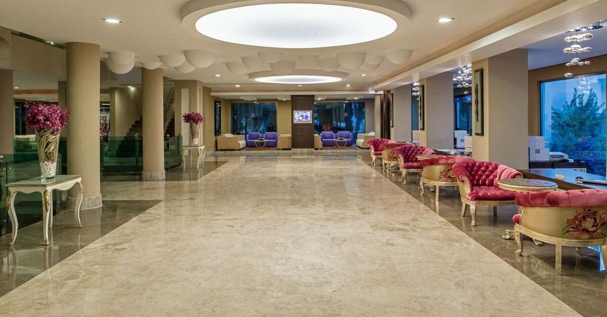 Een foto van het interieur van Hotel Caja by Maxx Royal