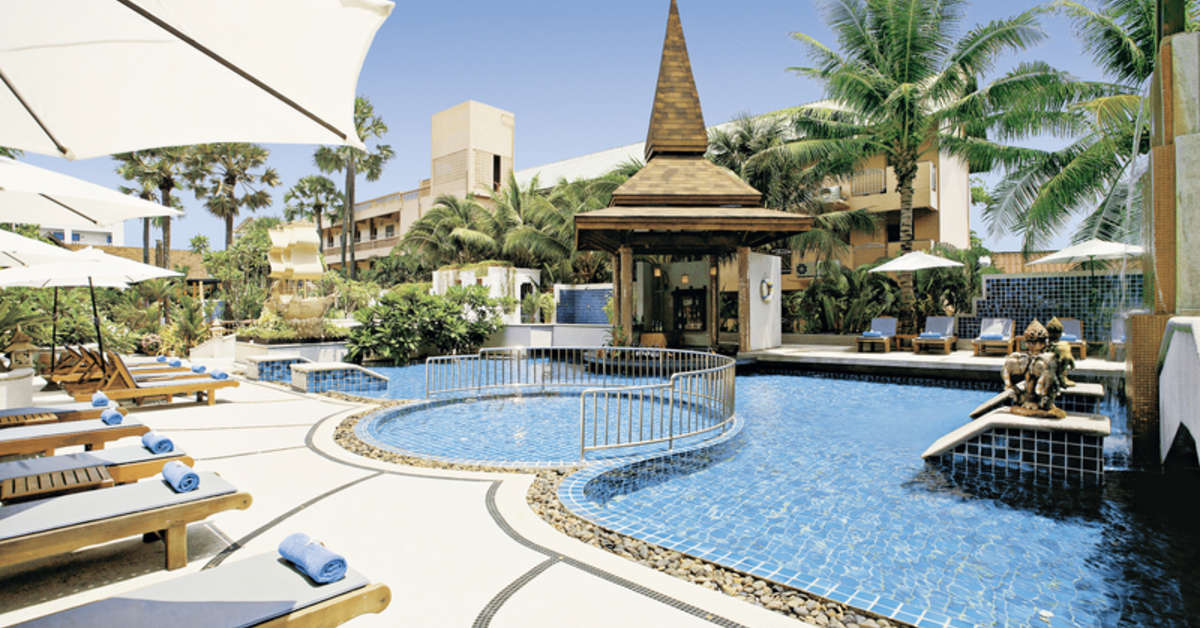Een foto van het zwembad bij Phuket Island View Hotel