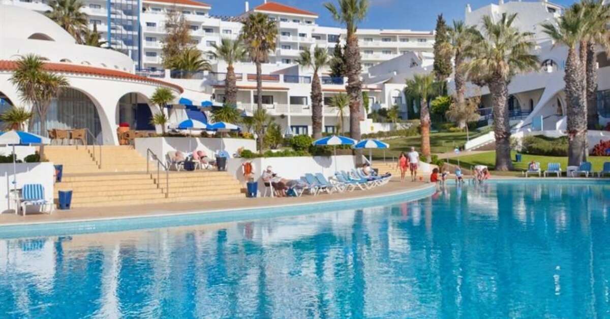 Een foto van het zwembad bij Grand Muthu Oura View Beach Club
