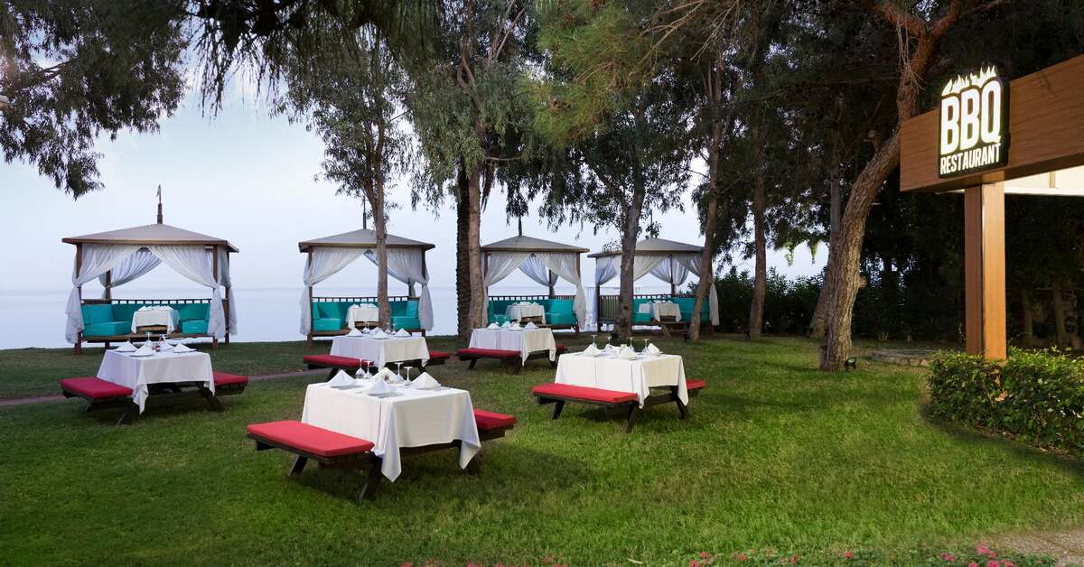 Een foto van het terras bij Rixos Beldibi