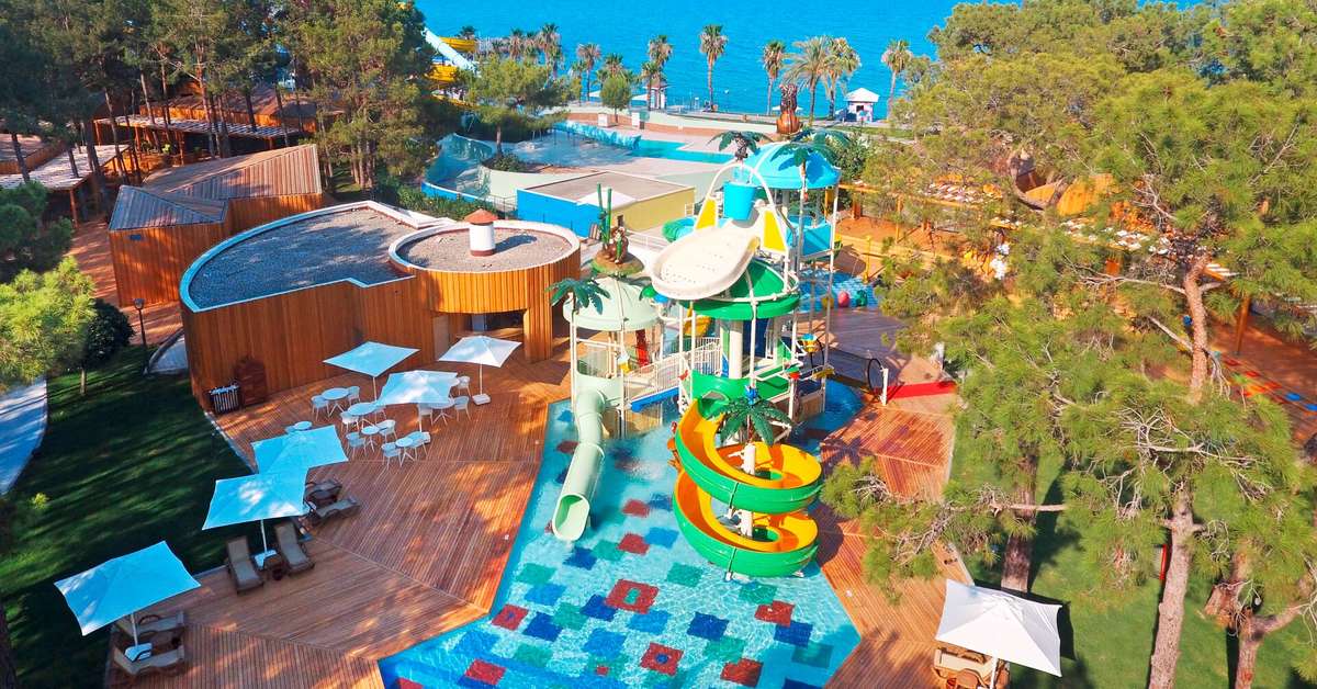 Een foto van het zwembad bij Rixos Sungate