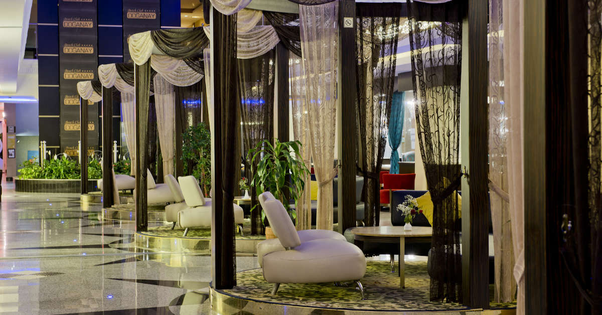 Een foto van het interieur van Doganay Beach Club