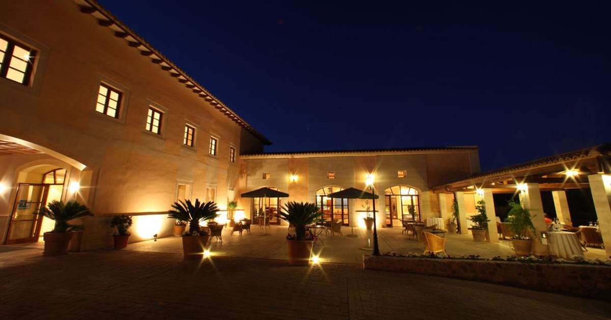 Ein Foto von der Außenansicht des Pula Suites Boutique Resort