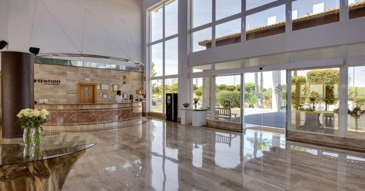 Een foto van het interieur van Garden Playanatural Hotel & Spa