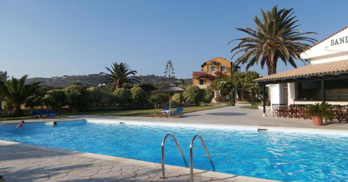 Een foto van het zwembad bij Sandy Beach Villas & Appartementen