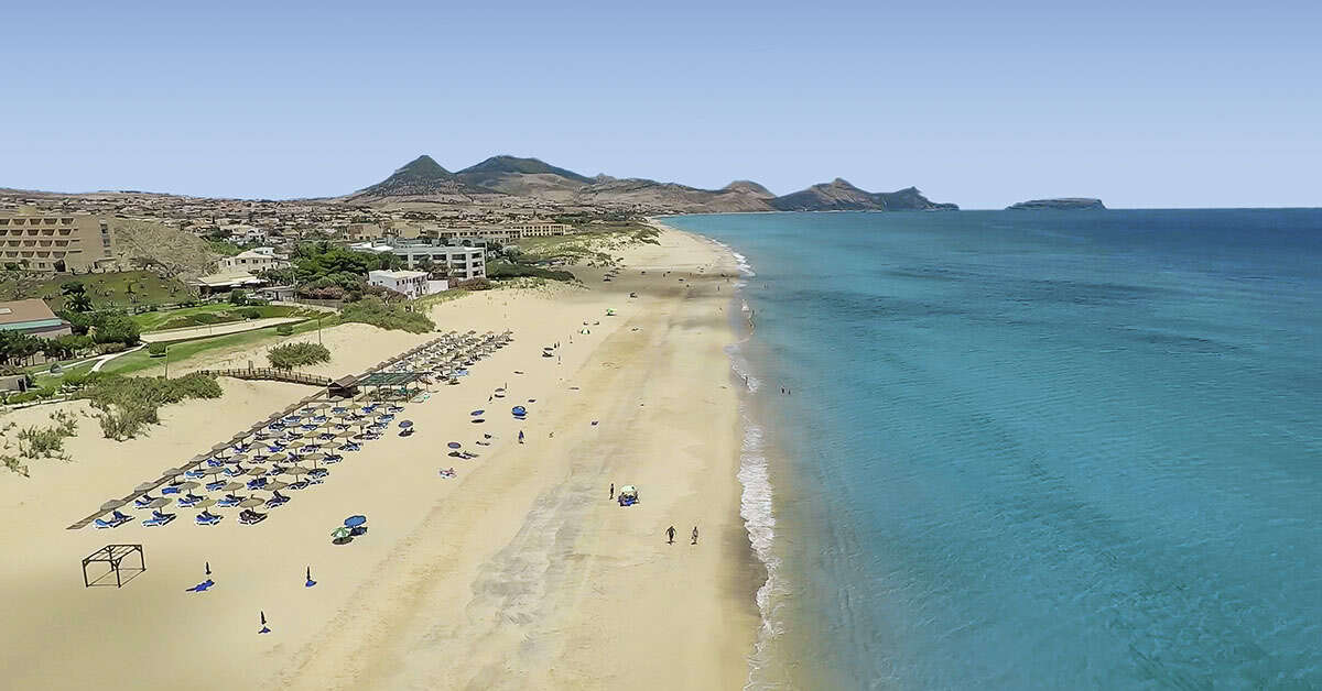 Een foto van het strand bij Vila Baleira Porto Santo Resort