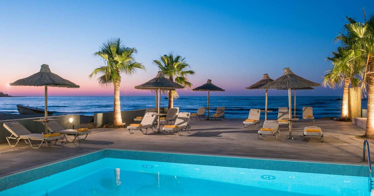 Een foto van het zwembad bij Compass Stalis Beach