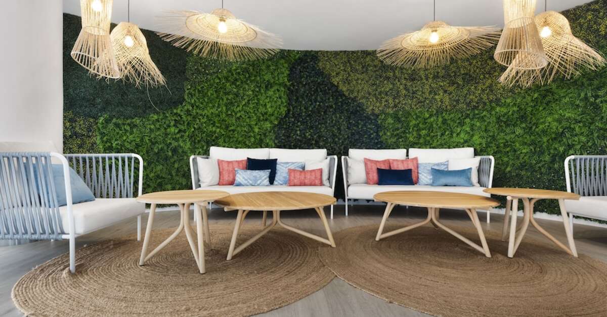 Een foto van het terras bij Palmanova Suites by TRH