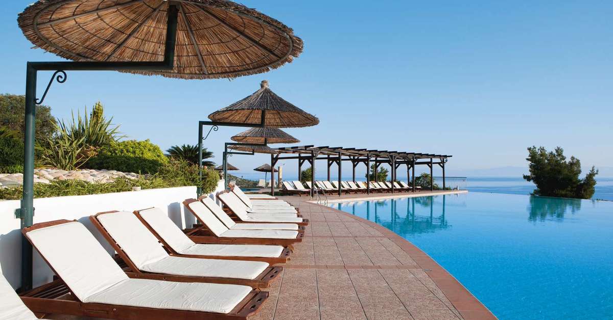 Een foto van het zwembad bij Alia Palace Luxury Hotel
