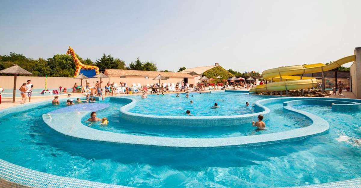 Een foto van het zwembad bij Village de la Guyonniere