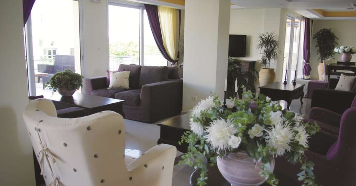 Een foto van het interieur van Astron Princess Hotel