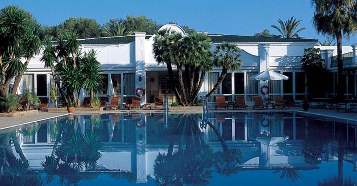 Een foto van het zwembad bij Los Monteros Spa & Golf Resort