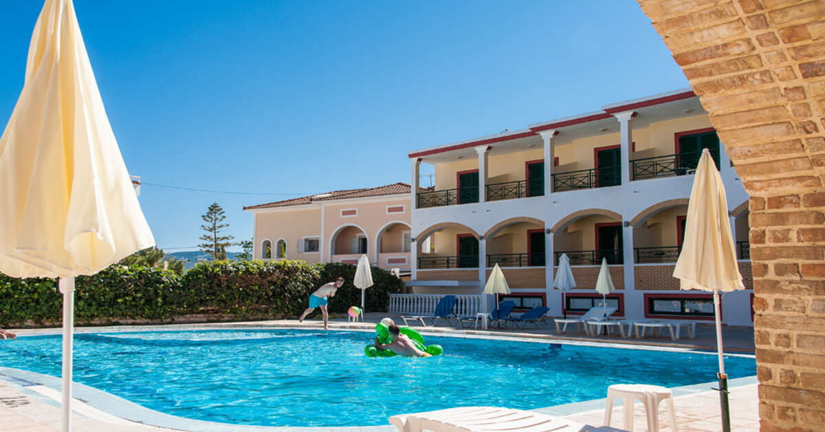 Een foto van het zwembad bij Club Zante Plaza