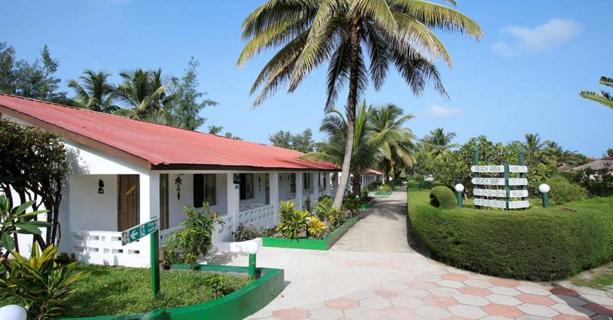Een foto van de buitenkant van Holiday Beach Club Hotel