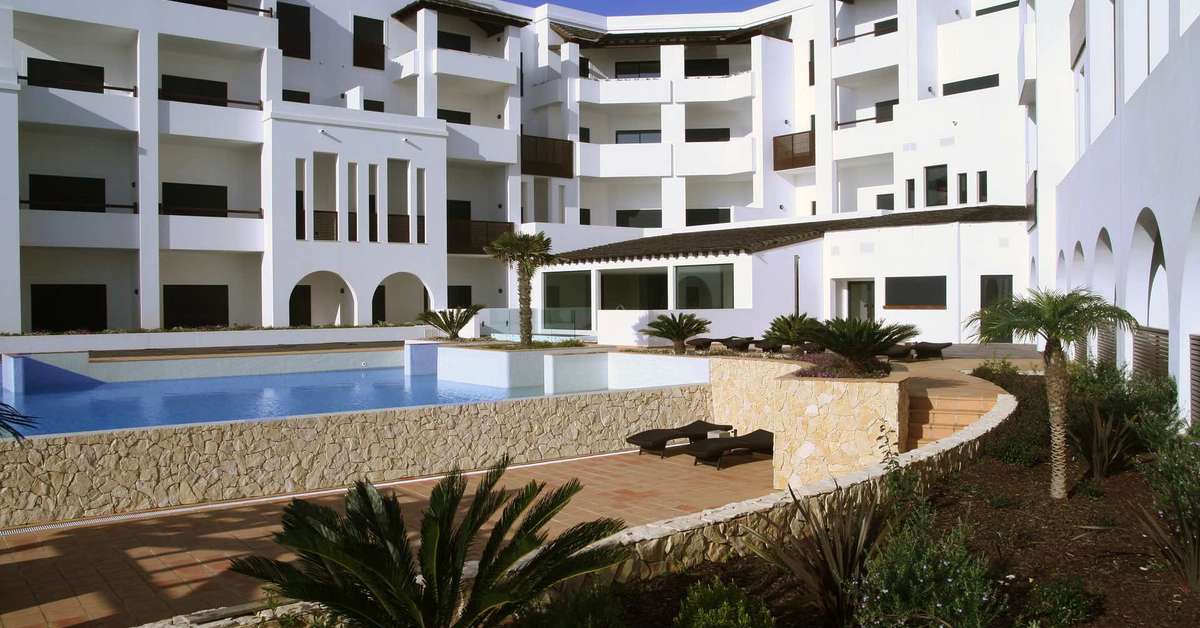 Een foto van het zwembad bij Belmar Spa & Beach Resort