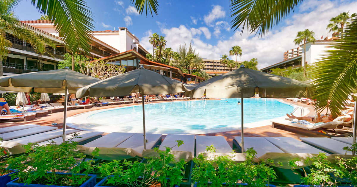 Ein Foto vom Pool im Hotel Parque Tropical