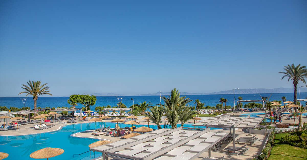 Een foto van het zwembad bij Akti Imperial Deluxe Spa & Resort