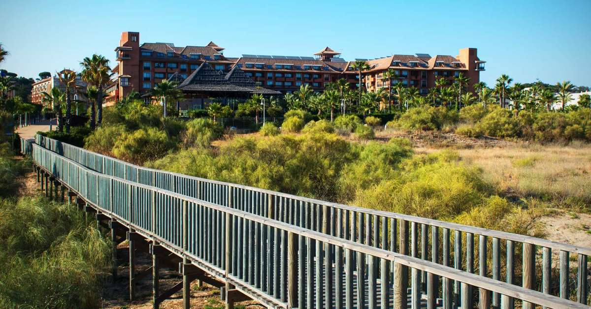 Een foto van de buitenkant van Puerto Antilla Grand Hotel