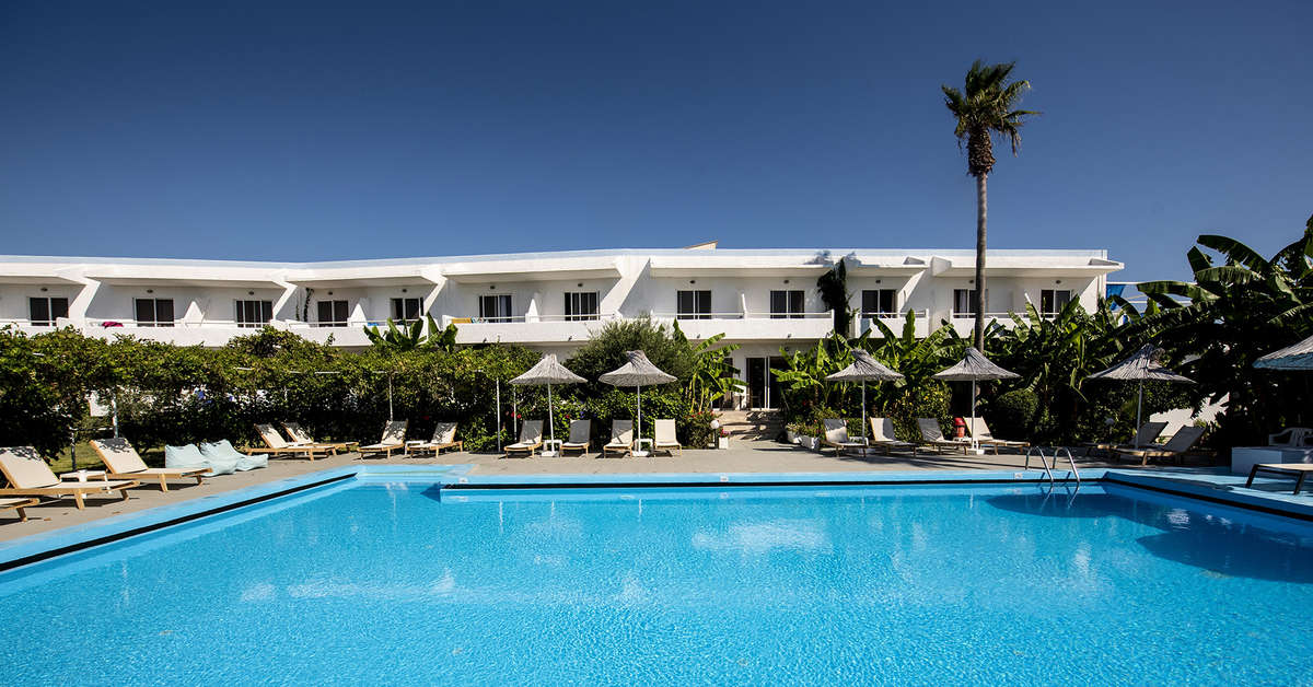 Een foto van het zwembad bij Costa Angela Seaside Resort
