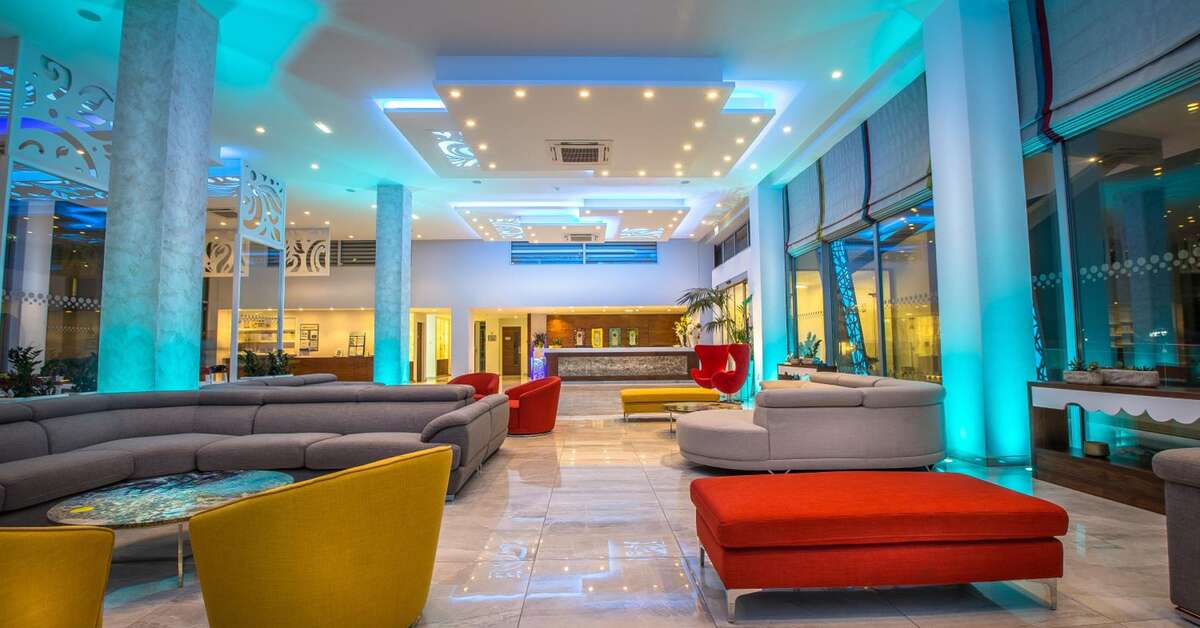 Een foto van het interieur van Nicholas Color Hotel