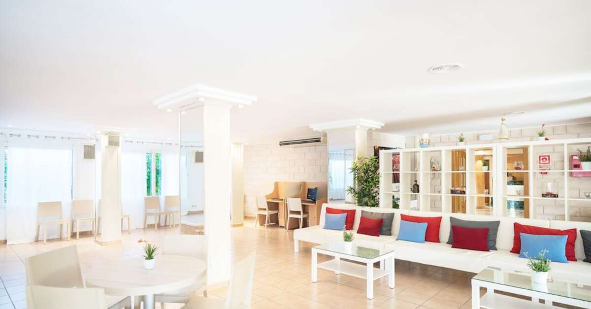 Een foto van het interieur van THB Dos Playas Hotel