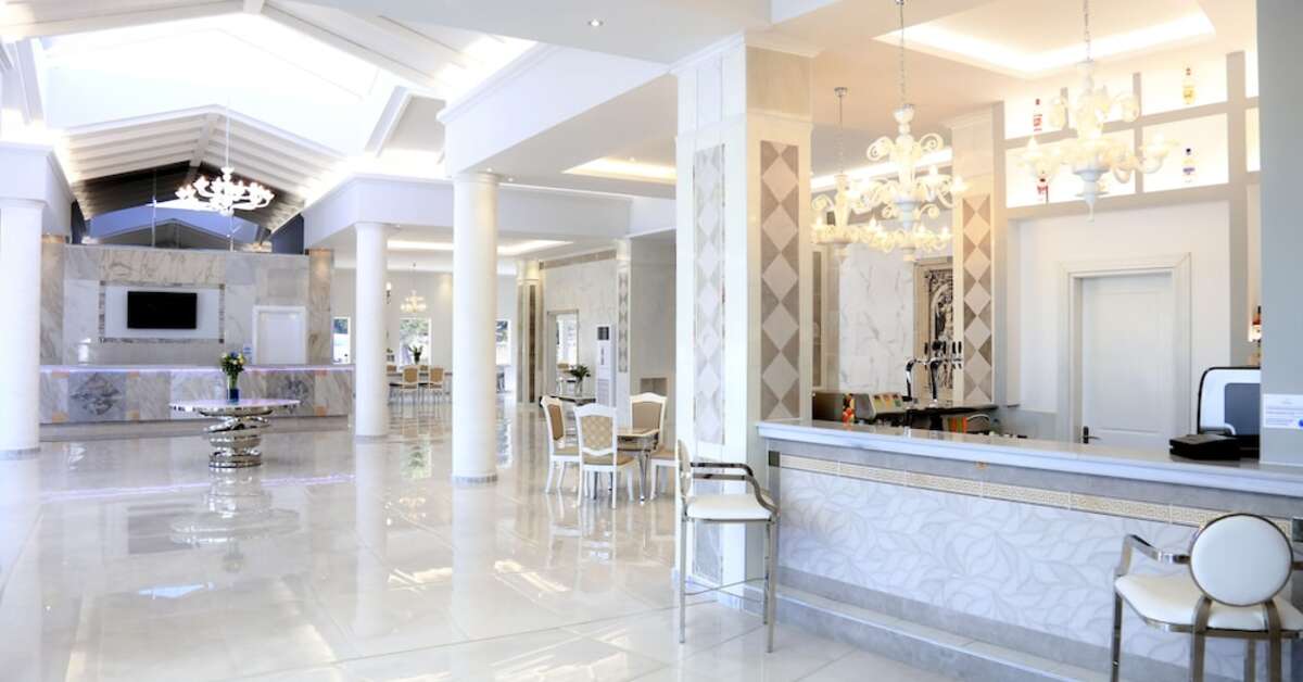 Een foto van het interieur van Sandy Beach & Villas