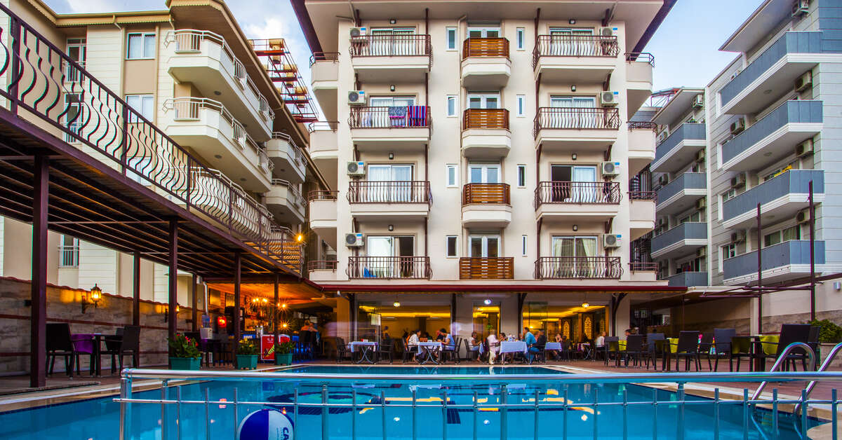 Ein Foto von der Außenansicht des Oba Time Hotel