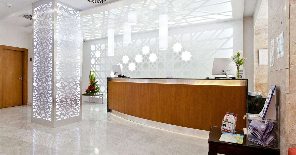 Een foto van het interieur van Hotel Porcel Sabica