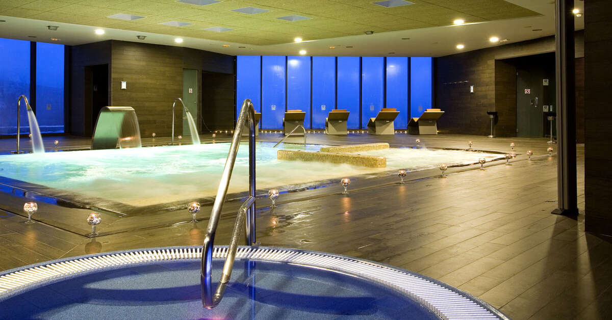 Een foto van het zwembad bij R2 Bahia Design Hotel & Spa Wellness
