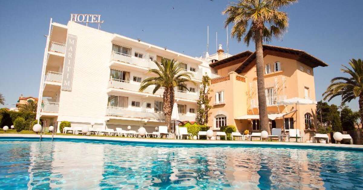 Een foto van het zwembad bij Hotel Subur Maritim