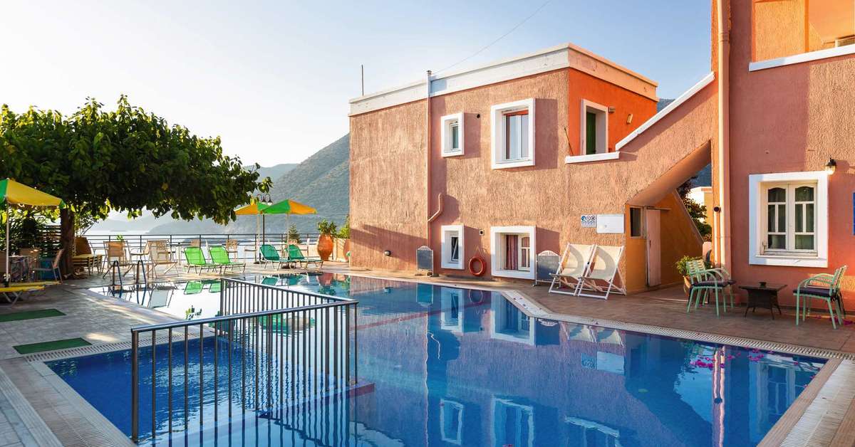 Ein Foto vom Pool im Ormos Atalia Village