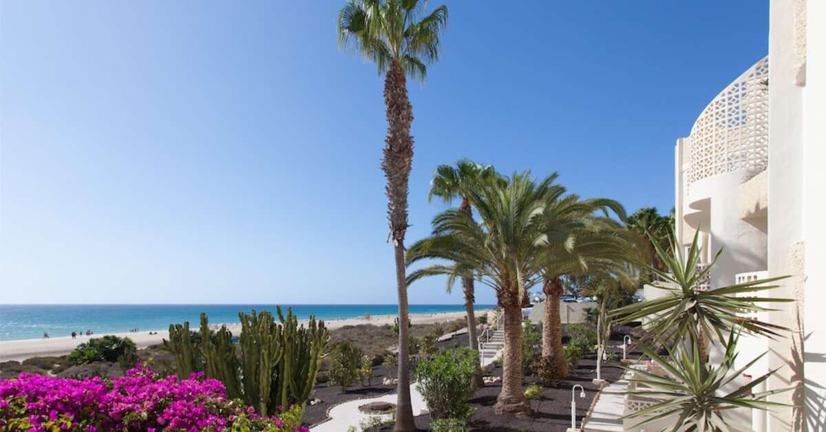 Een foto van de buitenkant van R2 Maryvent Beach Appartementen