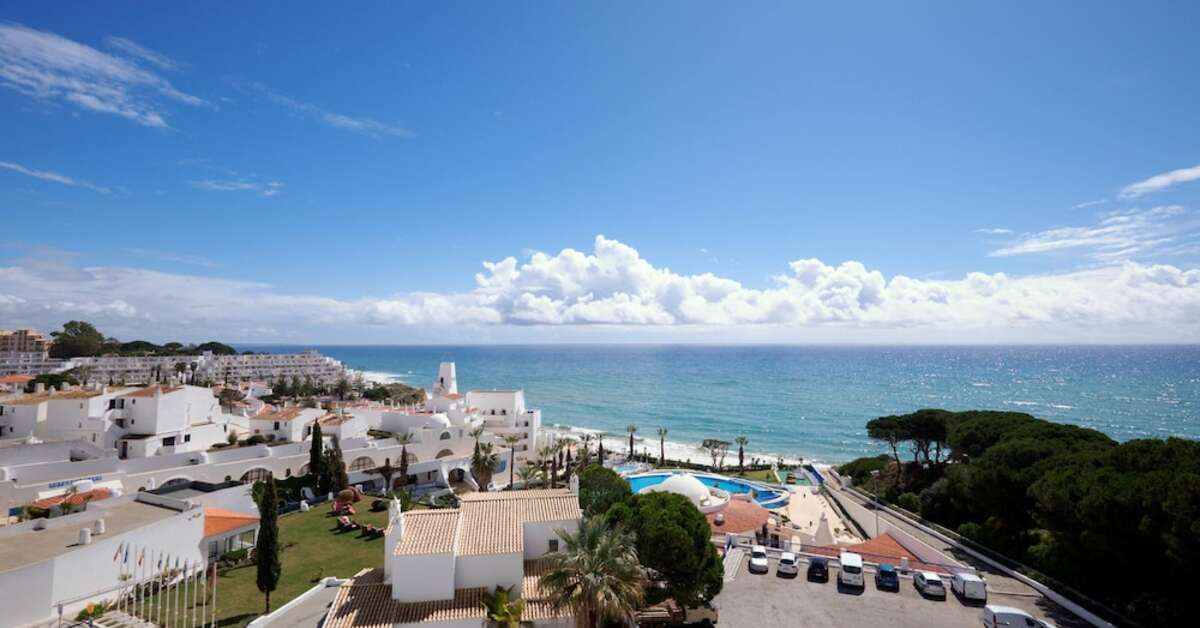 Een foto van de buitenkant van Grand Muthu Oura View Beach Club