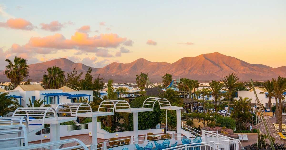 Een foto van de buitenkant van HL Aparthotel Paradise Island