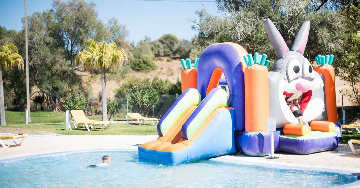 Een foto van het zwembad bij The Navigator Palm Oasis Alvor