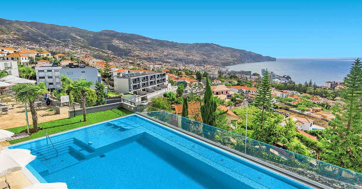 Een foto van het zwembad bij Hotel Madeira Panoramico