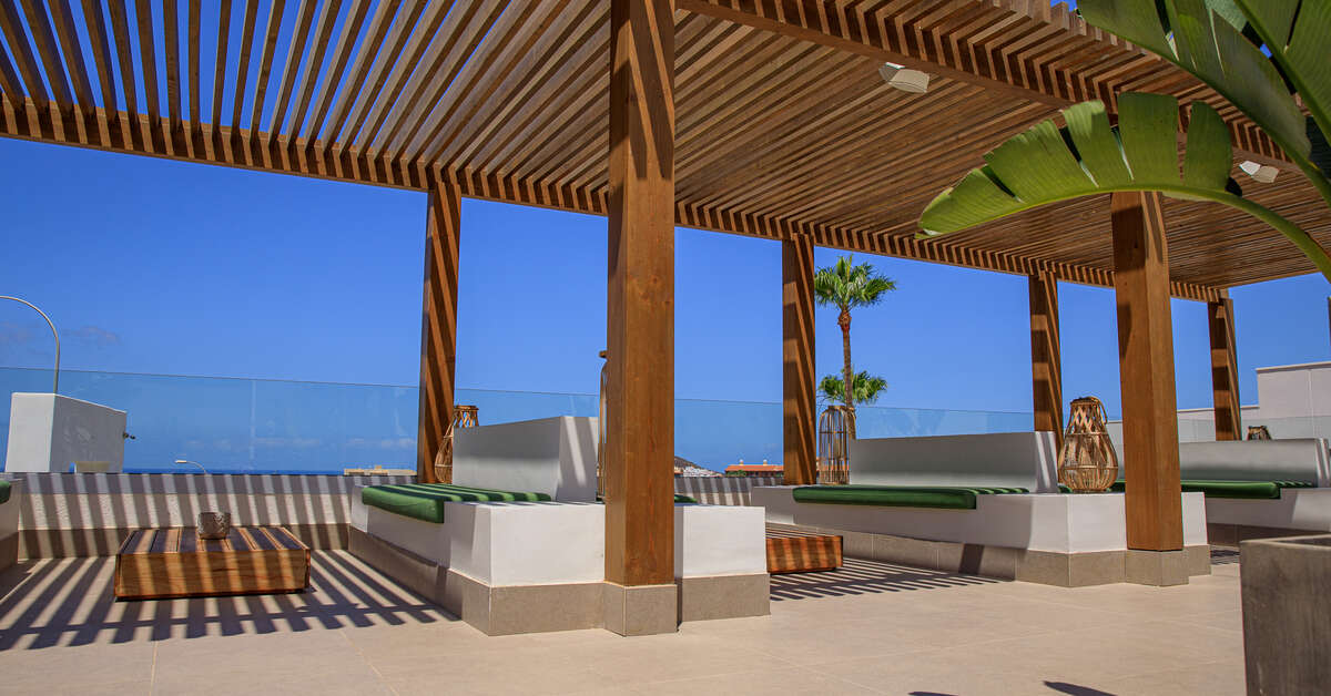 Een foto van het terras bij Ohasis Boutique Suites