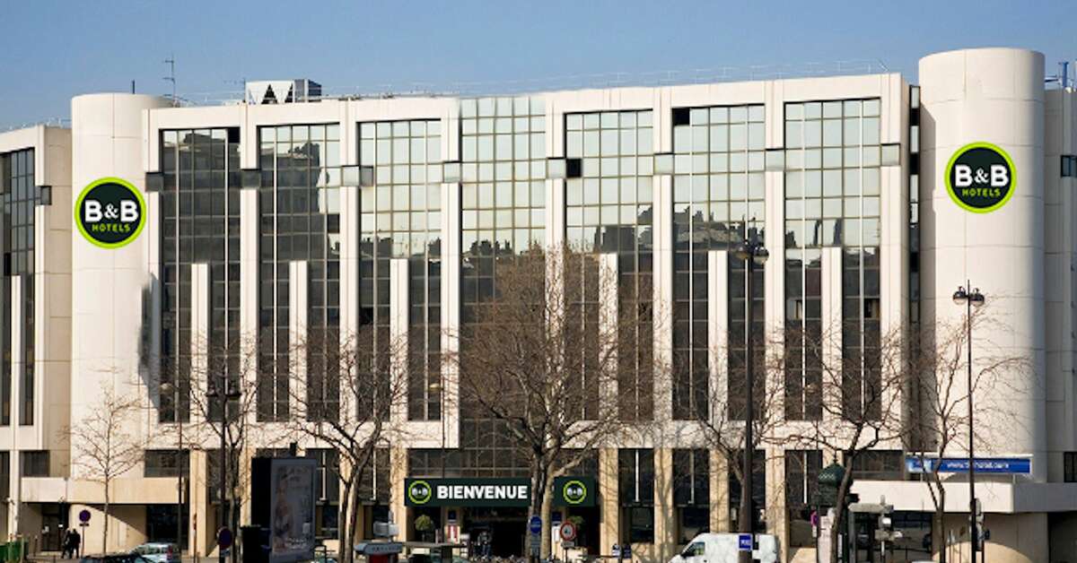 Een foto van de buitenkant van Timhotel Berthier Paris 17