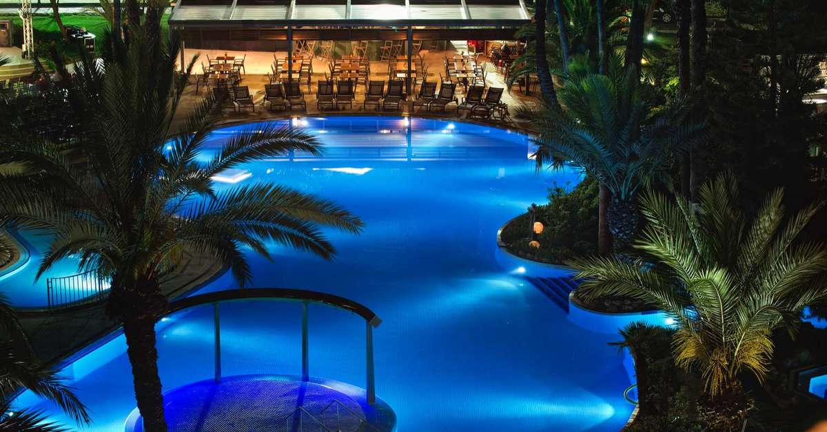 Een foto van het zwembad bij TUI Blue Grand Azur