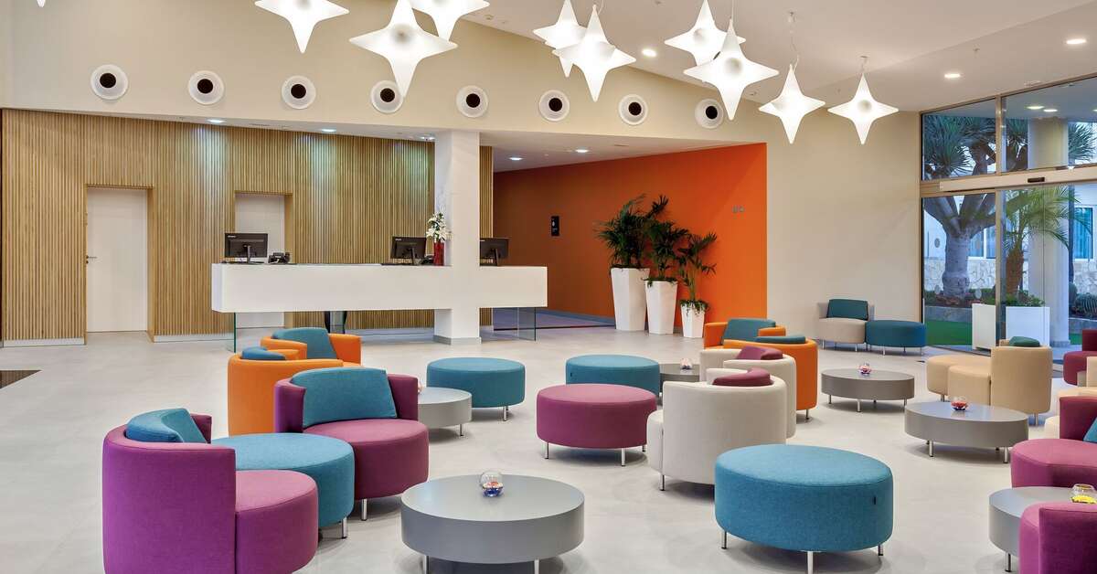 Een foto van het interieur van Barcelo Corralejo Sands