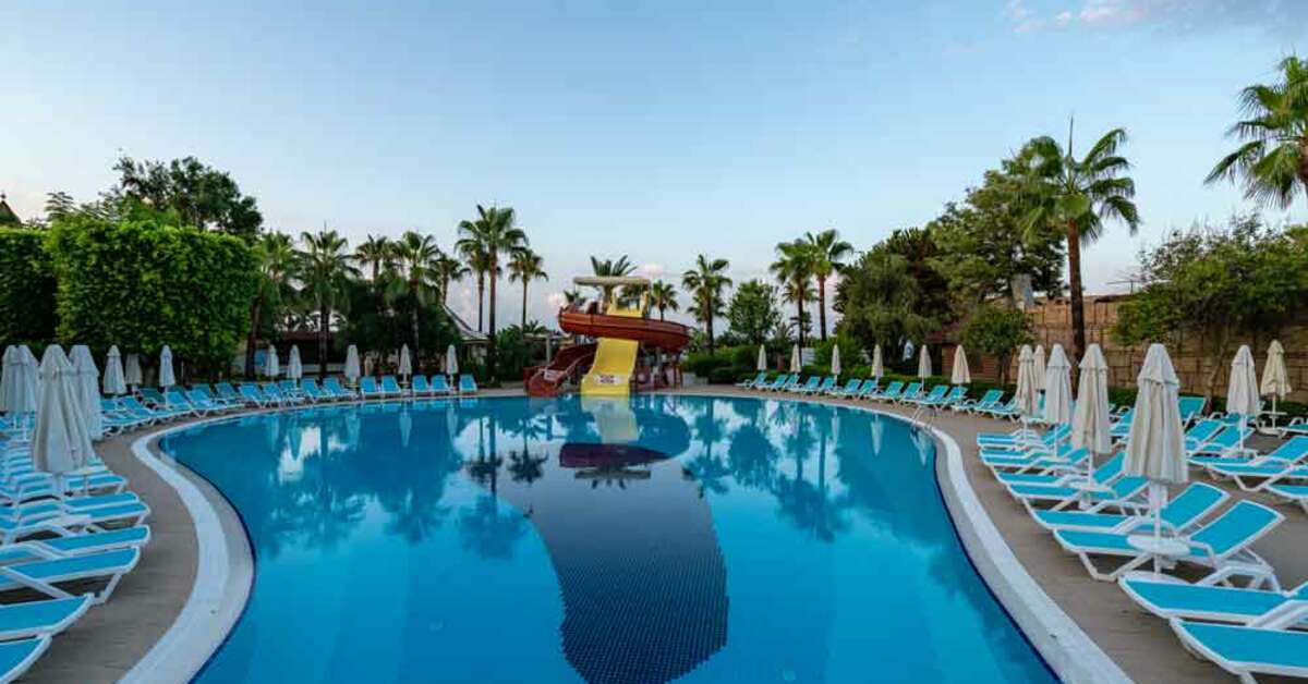 Een foto van het zwembad bij Palmeras Beach Hotel