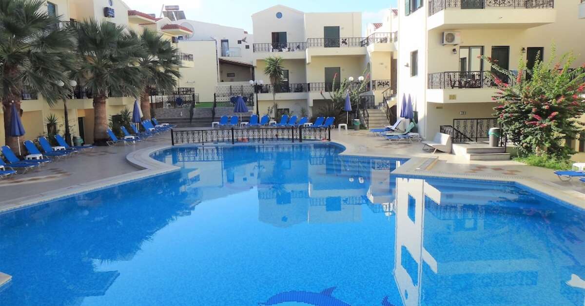 Een foto van het zwembad bij Diogenis Blue Palace