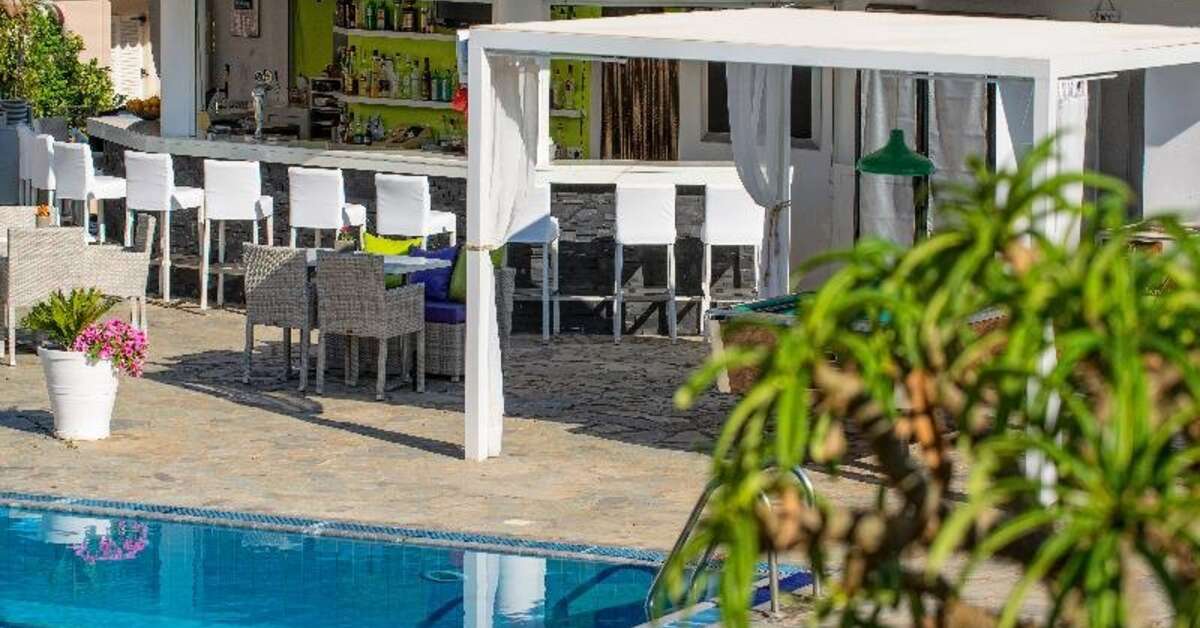 Een foto van het terras bij Kristalli Hotel Appartementen