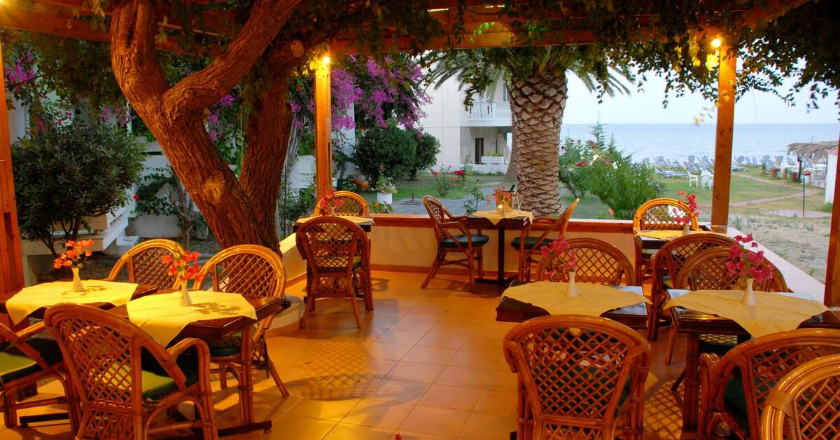 Een foto van het terras bij Paradise Hotel Tsilivi
