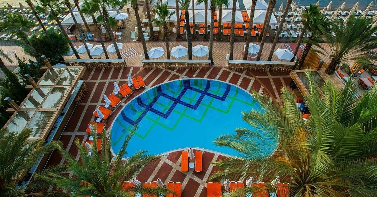 Een foto van het zwembad bij Hotel Elegance