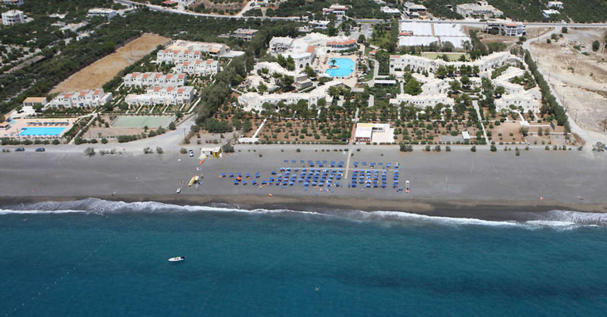 Een foto van de buitenkant van Giannoulis Almyra Hotel & Village